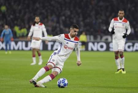 教练团队中, 场比赛, 迪亚兹和努