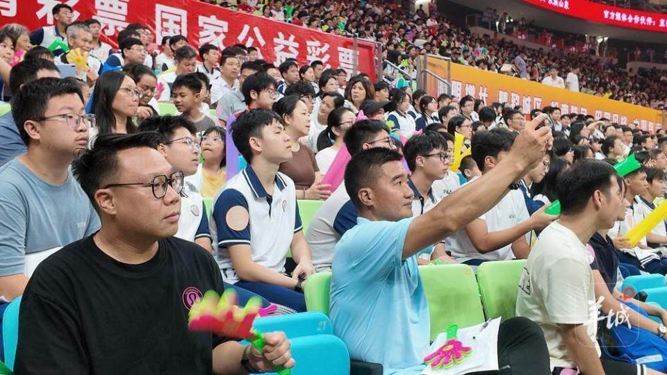 赛场外还有, 广州篮球城, om