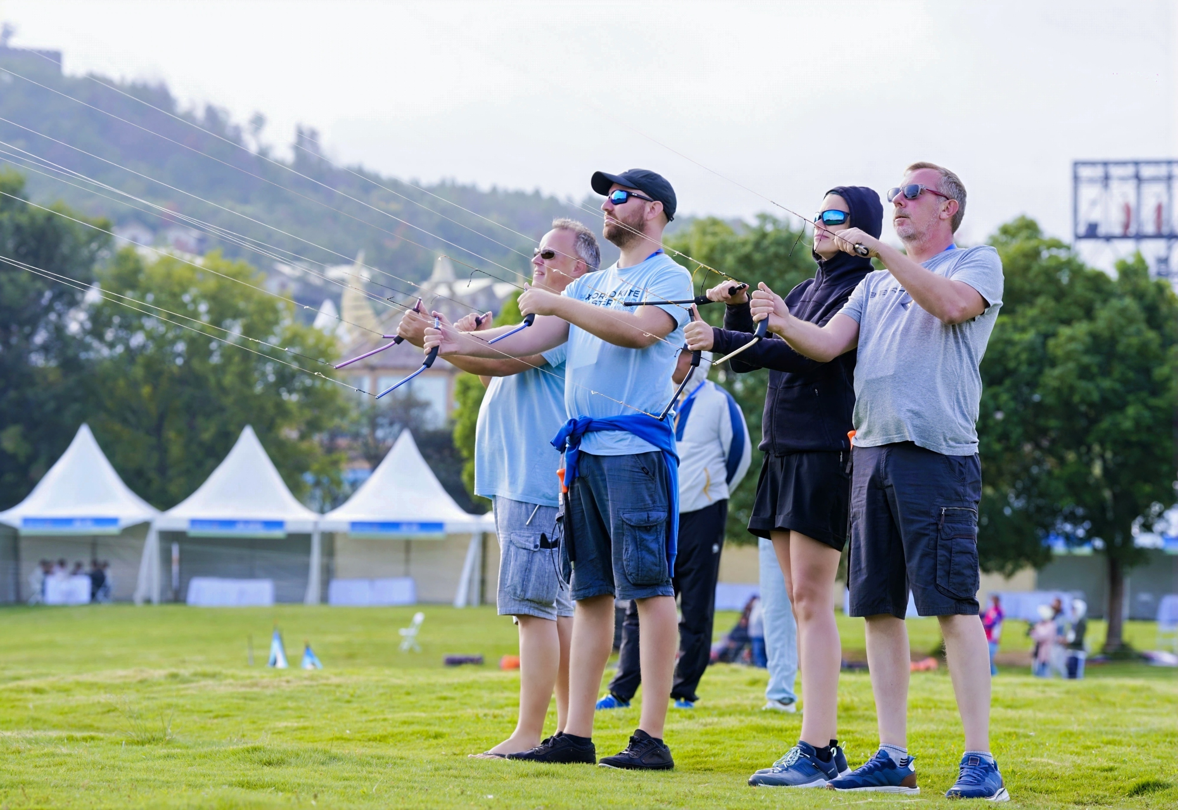 全球, 姚庆山表示